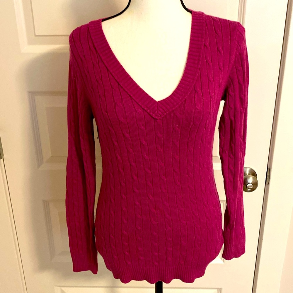 Loft|| Plum cable knit v-neck long sleeve sweater